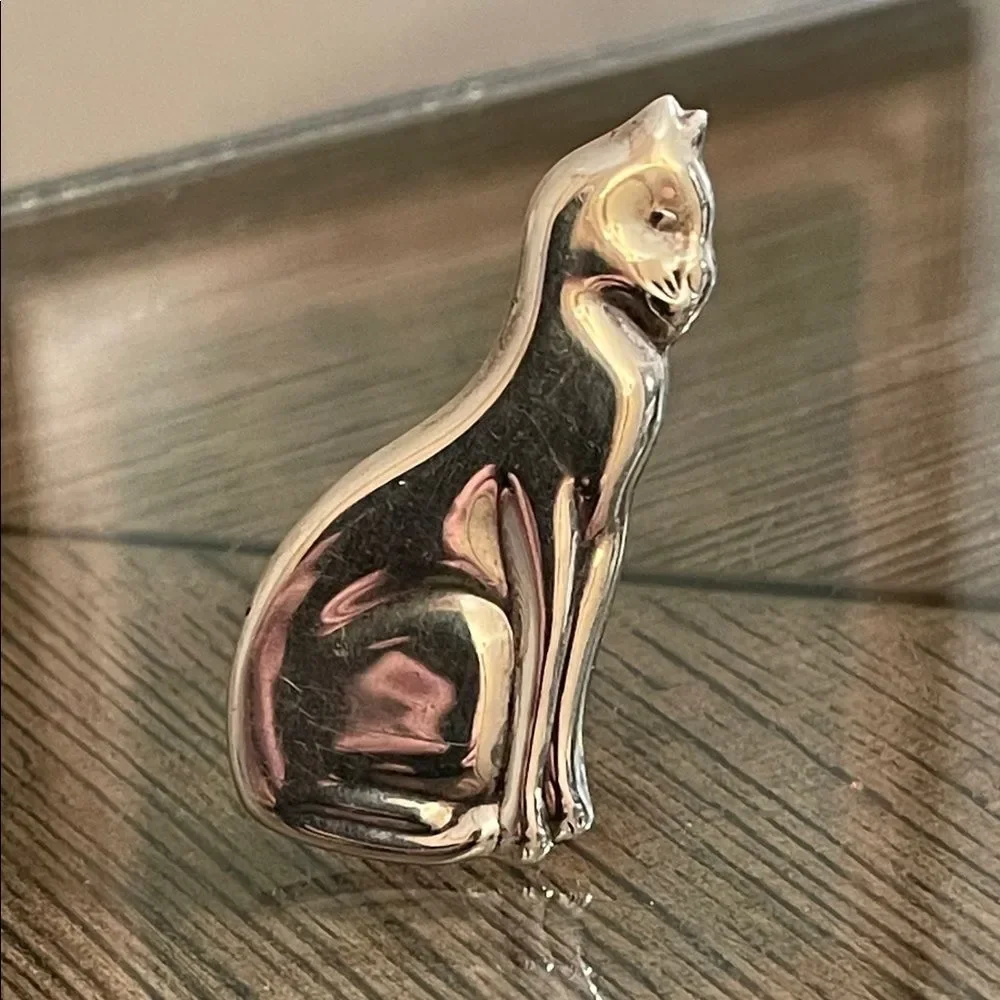 Vintage Sterling Silver Cat Figurine Brooch Sitting Pretty Kitty Cat